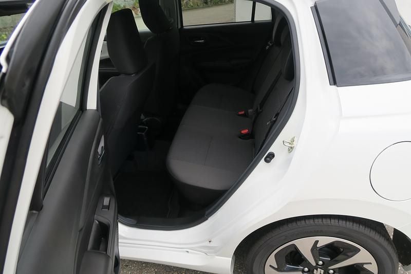 Neu Suzuki Swift 82 PS (60 kW) 2025 Weiss Limousine