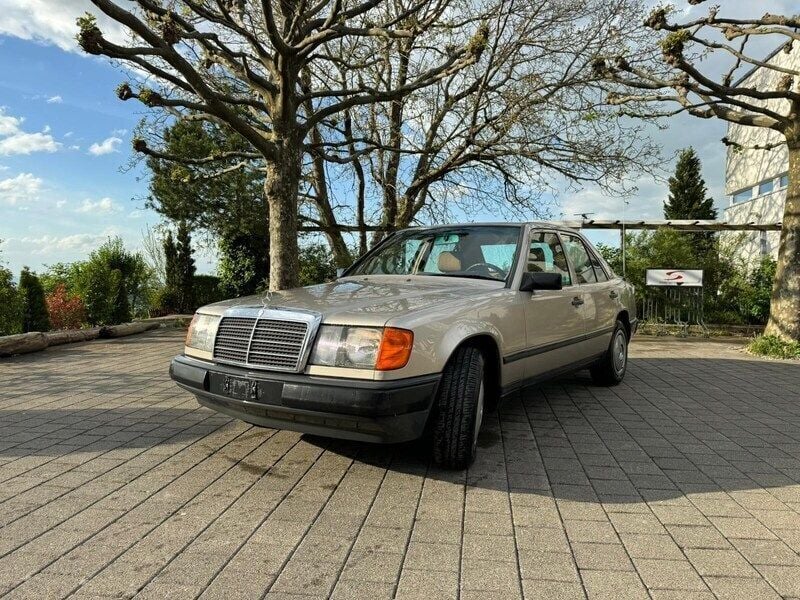 Gebraucht Mercedes E300 180 PS (132 kW) 1986