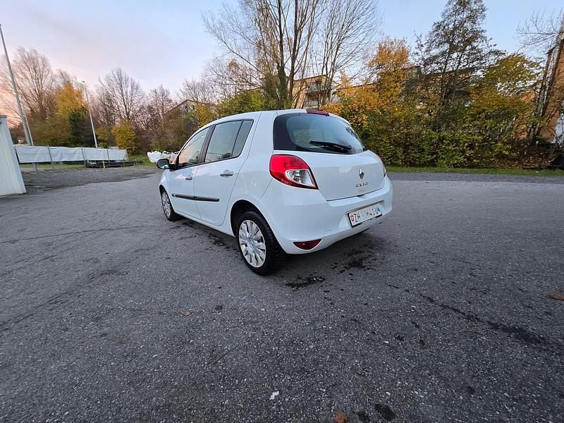 Gebraucht Renault Clio II Authentique 75 PS (55 kW) 2009