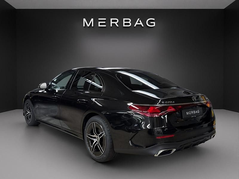 Neu Mercedes E220 197 PS (144 kW) 2025 Schwarz Limousine