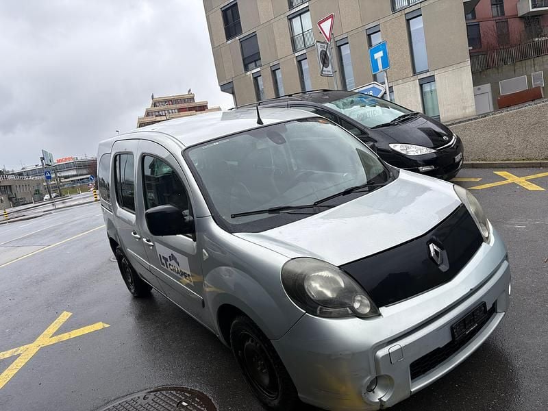 Gebraucht Renault Kangoo Happy Family 106 PS (77 kW) 2011 Van / Kleinbus