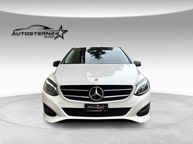 Gebraucht Mercedes B200 Night 156 PS (114 kW) 2017 Van / Kleinbus