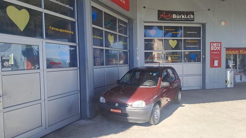 Gebraucht Opel Corsa 90 PS (66 kW) 1996 Bordeaux Limousine