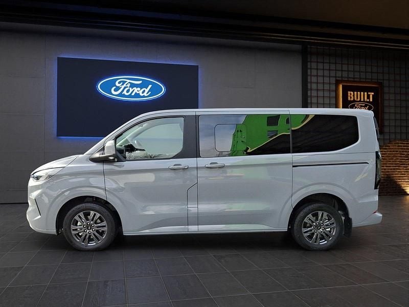 Gebraucht Ford Tourneo Titanium 170 PS (125 kW) 2024 Van / Kleinbus