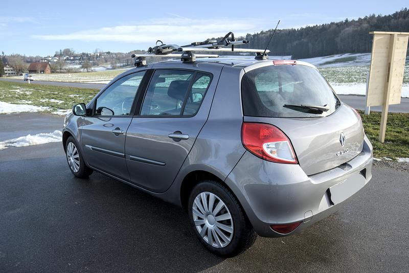 Gebraucht Renault Clio II Exception 101 PS (74 kW) 2010