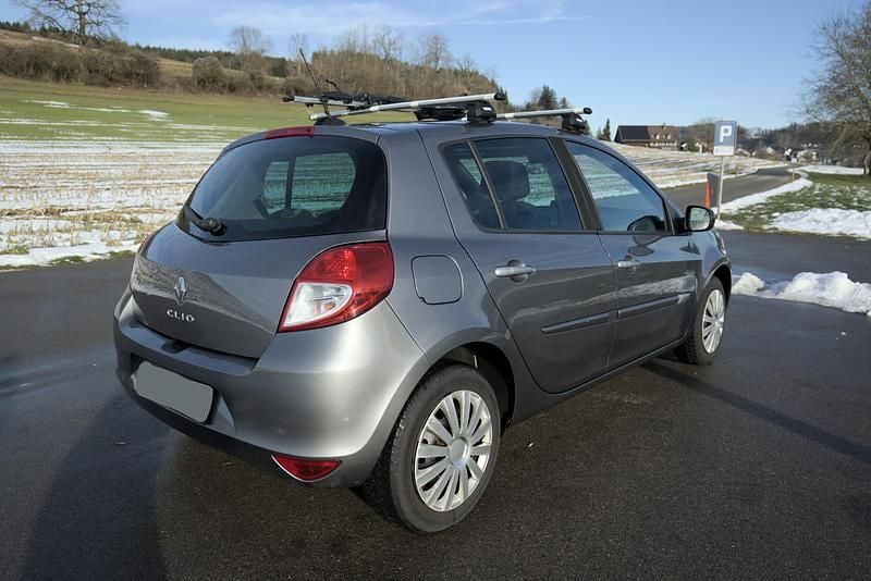 Gebraucht Renault Clio II Exception 101 PS (74 kW) 2010