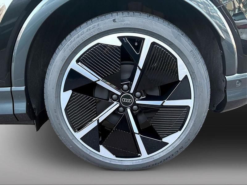 Neu Audi Q4 e-tron Ambiente 210 kW (286 PS) 2025 Grau SUV