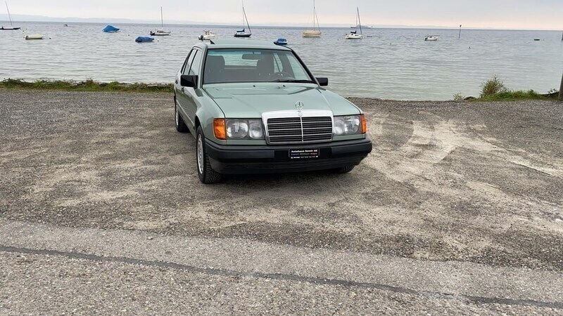 Gebraucht Mercedes E260 160 PS (117 kW) 1986 Limousine