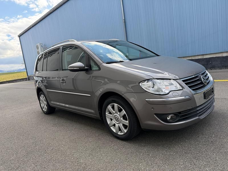 Gebraucht VW Touran Highline 140 PS (102 kW) 2010 Van / Kleinbus
