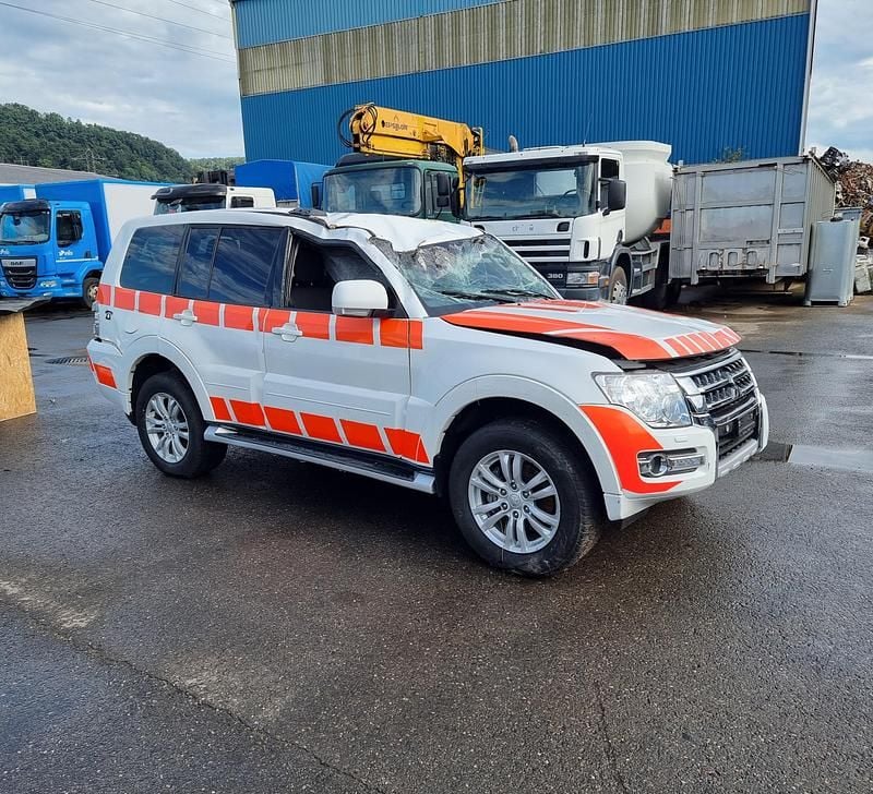 Gebraucht 2017 Mitsubishi Pajero SUV | CHF 8’900 - Bild 1/4