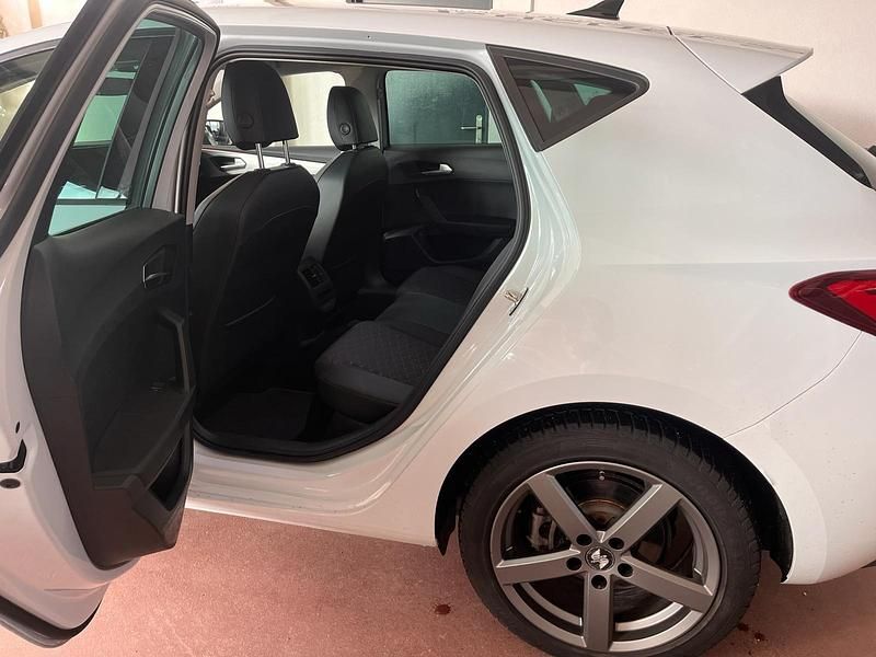 Gebraucht Seat Leon FR 205 PS (150 kW) 2022 Weiss Limousine