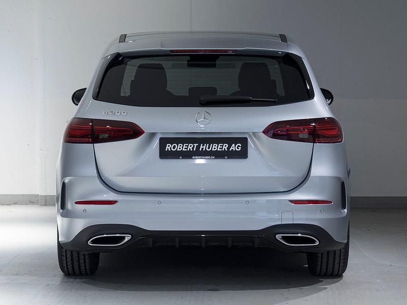 Gebraucht Mercedes B200 174 PS (127 kW) 2025 Silber Van / Kleinbus