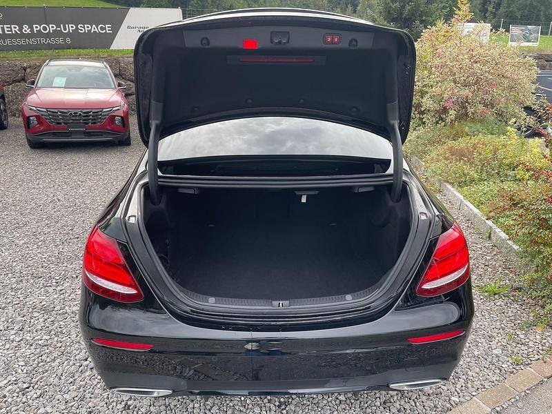Gebraucht Mercedes E350 AMG line 258 PS (189 kW) 2017 Schwarz Limousine