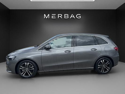 Neu Mercedes B200 163 PS (119 kW) 2025 Grau Van / Kleinbus