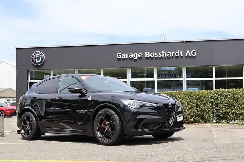 Schwarz Gebraucht 2025 Alfa Romeo Stelvio Quadrifoglio SUV | CHF 62’850 (Fairer Preis) - Bild 1/4