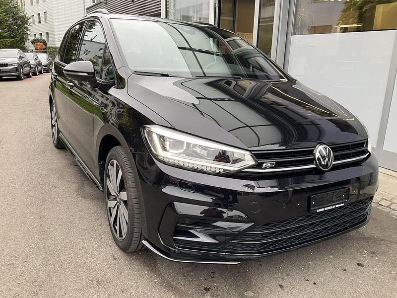 Gebraucht VW Touran Highline 150 PS (110 kW) 2024 Schwarz Van / Kleinbus