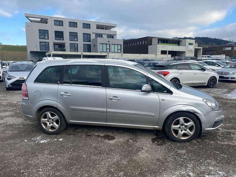 Gebraucht Opel Zafira Enjoy 150 PS (110 kW) 2007 Van / Kleinbus