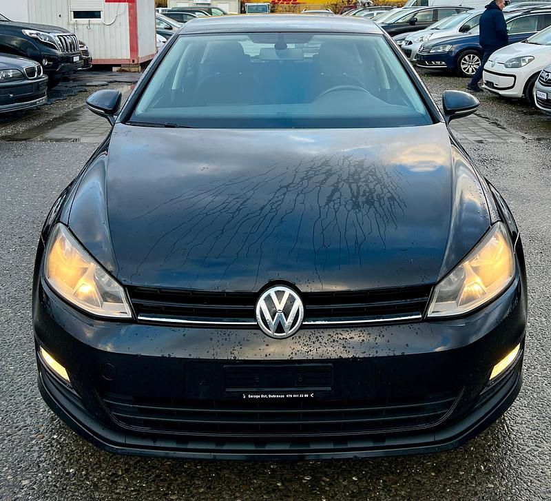 Gebraucht VW Golf VII 105 PS (77 kW) 2013 Limousine