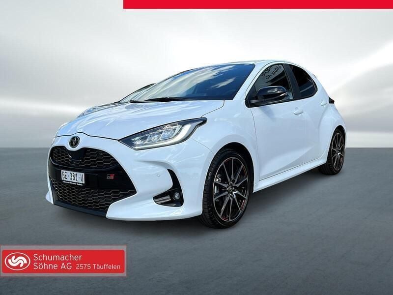 Weiss Gebraucht 2023 Toyota Yaris Hybrid Sport Limousine | CHF 26’990 (Fairer Preis) - Bild 1/4