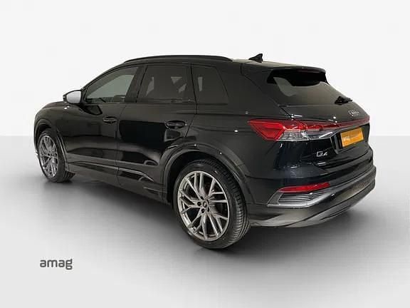 Gebraucht Audi Q4 e-tron Basis 219 kW (299 PS) 2021 Mythosschwarz metallic SUV