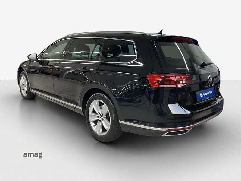Gebraucht VW Passat Elegance 200 PS (147 kW) 2023 Deepblack perleffekt Kombi