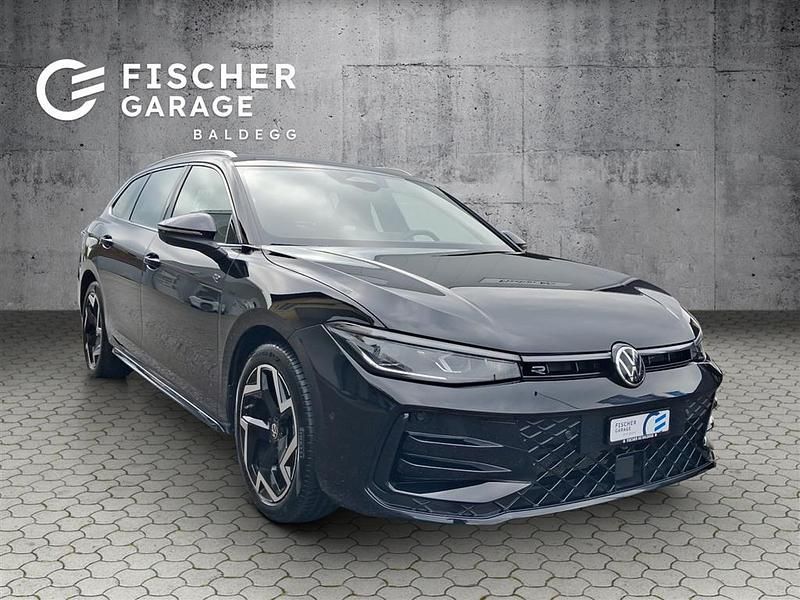 Gebraucht 2024 VW Passat R-line Kombi | CHF 43’900 - Bild 1/4
