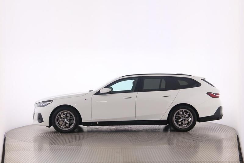 Gebraucht BMW 520 Comfort Edition 208 PS (152 kW) 2024 Weiss Kombi