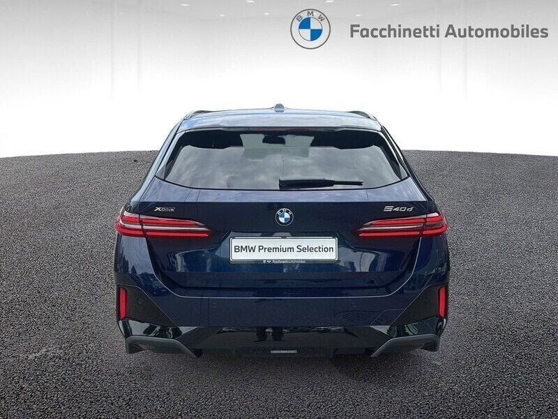 Gebraucht BMW 540 M Sport 303 PS (222 kW) 2025 Blau Kombi