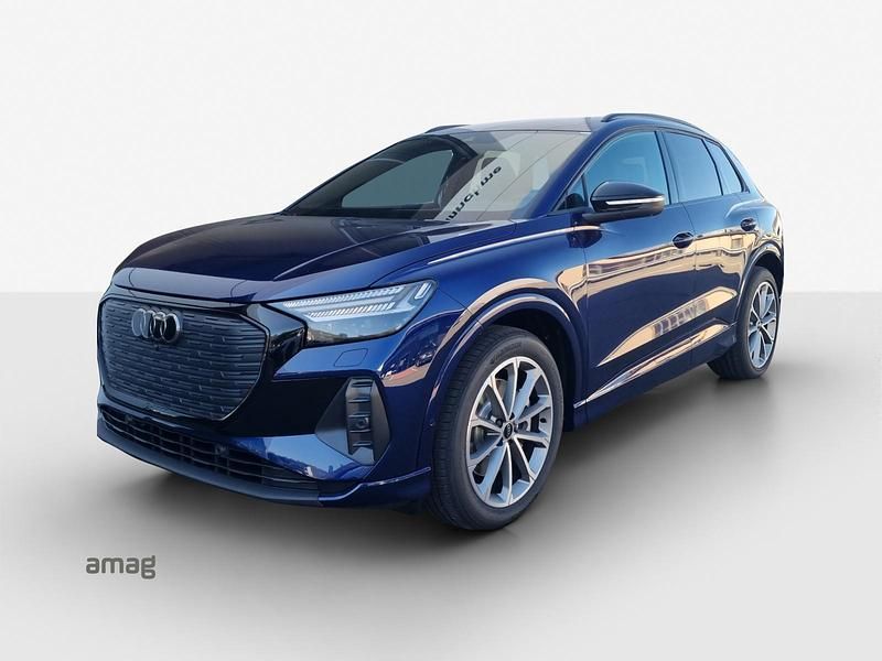 Mythosschwarz metallic Gebraucht 2025 Audi Q4 e-tron Ambiente SUV | CHF 54’900 (Superpreis) - Bild 1/4