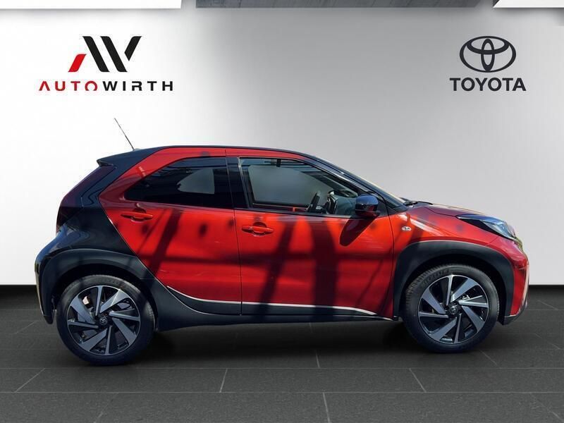 Gebraucht Toyota Aygo X Style 72 PS (52 kW) 2023 Rot SUV