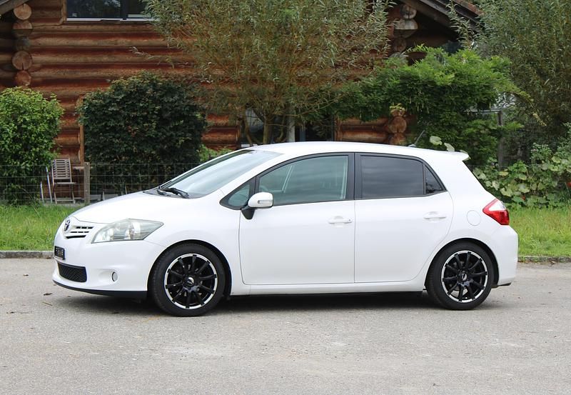Gebraucht Toyota Auris 147 PS (108 kW) 2011 Kleinwagen