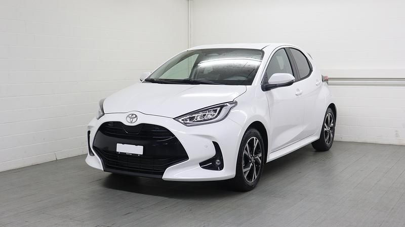 Weiss Neu 2026 Toyota Yaris Hybrid Trend Limousine | CHF 27’200 (Fairer Preis) - Bild 1/4
