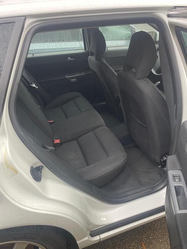 Gebraucht Volvo V50 Kinetic 101 PS (74 kW) 2011 Kombi