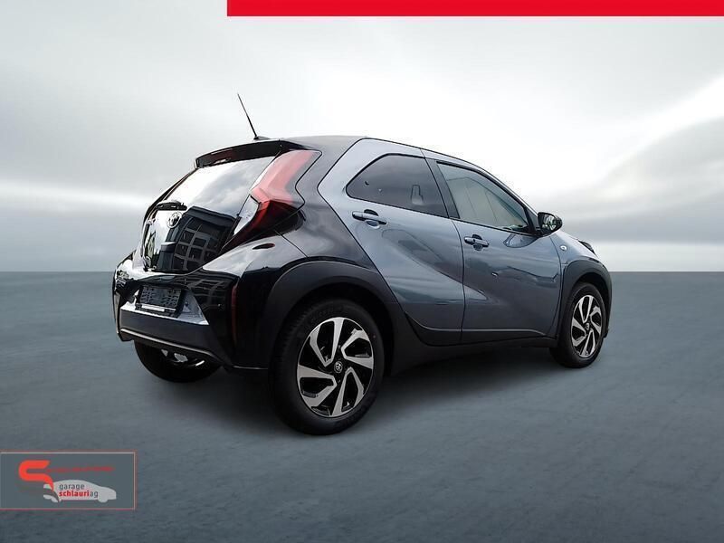 Neu Toyota Aygo X Trend 72 PS (52 kW) 2025 Grau SUV