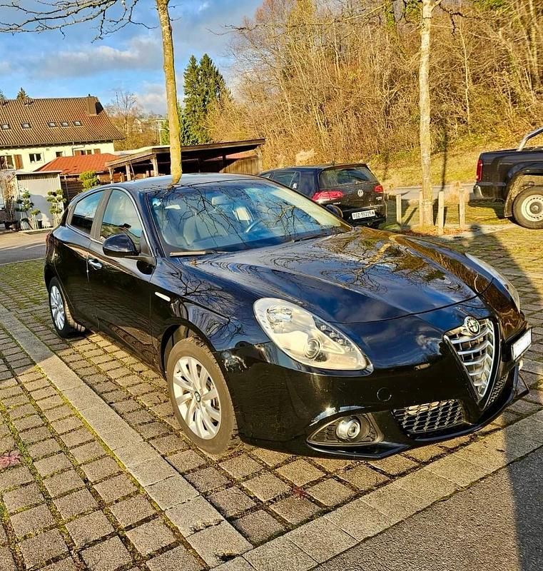 Gebraucht 2016 Alfa Romeo Giulietta Distinctive | CHF 11’900 (Fairer Preis) - Bild 1/4