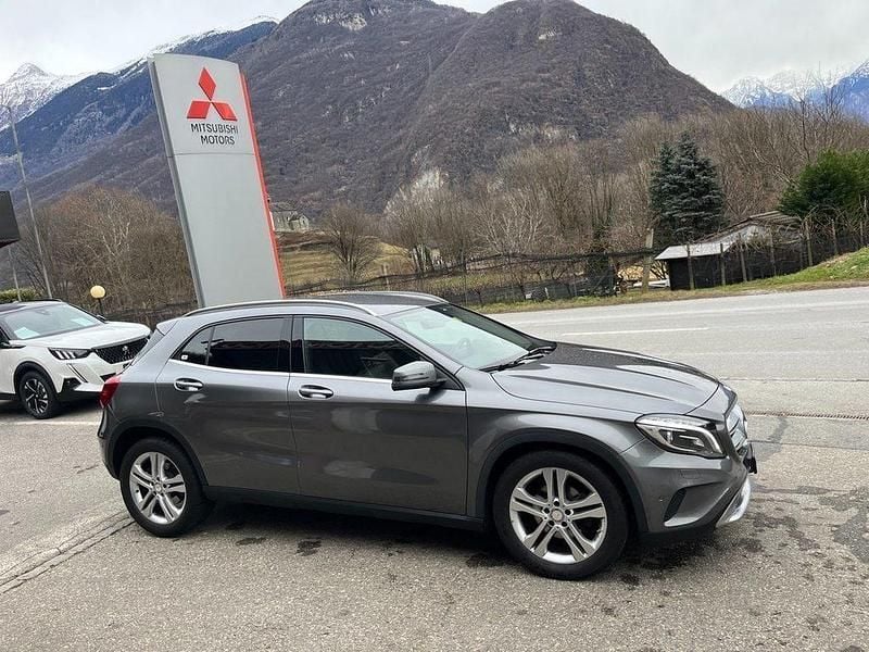 Gebraucht Mercedes GLA220 Style 170 PS (125 kW) 2015 SUV