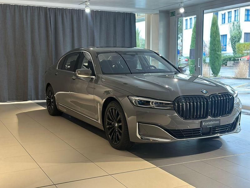 Gebraucht BMW 750L M Sport 530 PS (389 kW) 2021 Grau Limousine