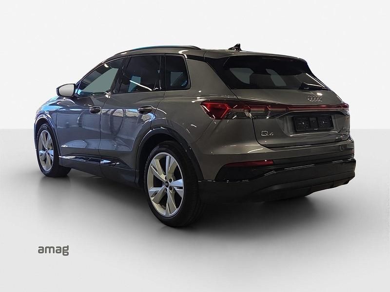 Gebraucht Audi Q4 e-tron Basis 219 kW (299 PS) 2022 Taifungrau metallic SUV