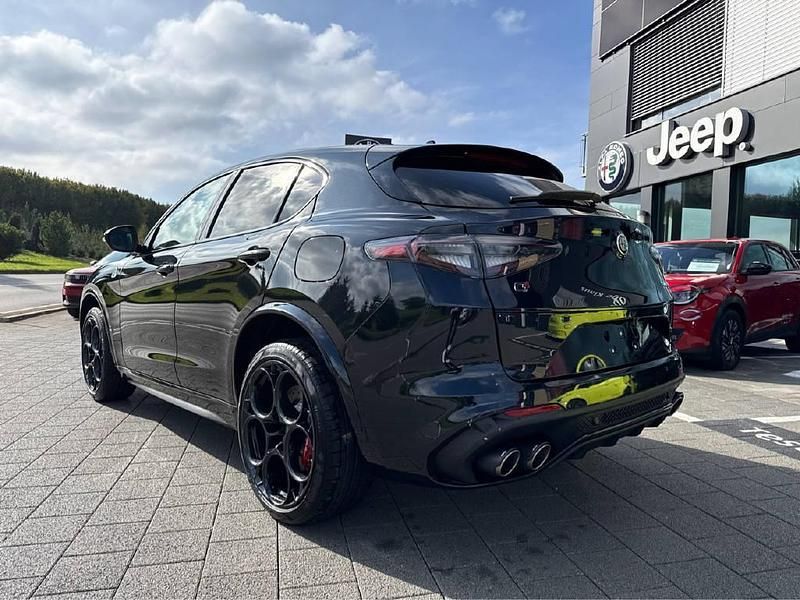 Neu Alfa Romeo Stelvio Quadrifoglio 519 PS (381 kW) 2025 Schwarz SUV