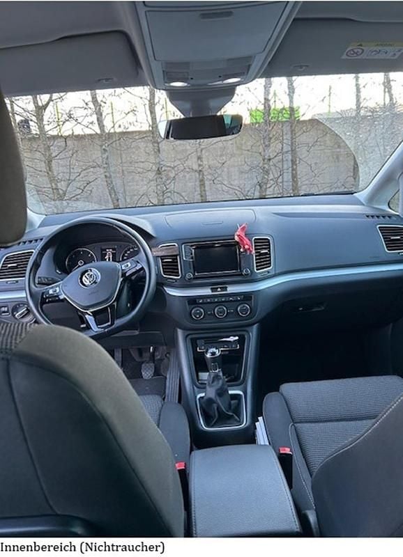 Gebraucht VW Sharan Comfortline 150 PS (110 kW) 2019 Van / Kleinbus