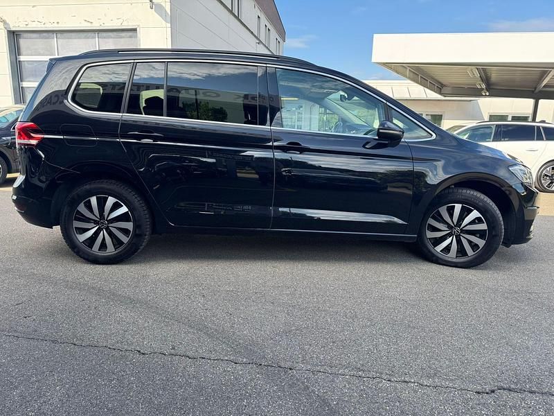 Gebraucht VW Touran Comfortline 150 PS (110 kW) 2021 Van / Kleinbus