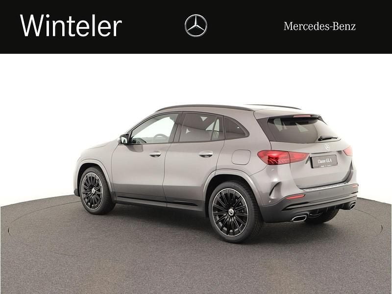 Neu Mercedes GLA200 Night 163 PS (119 kW) 2025 Grau SUV