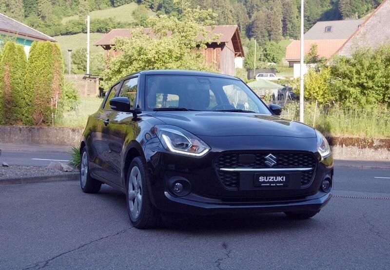 Gebraucht Suzuki Swift 83 PS (61 kW) 2023 Schwarz Kleinwagen