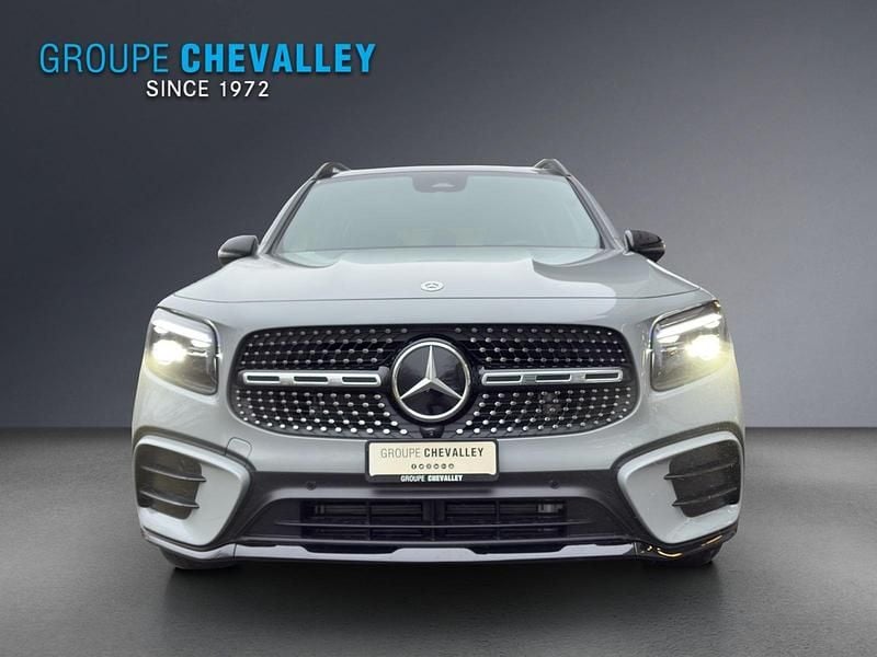 Neu Mercedes GLB220 190 PS (139 kW) 2026 Grau SUV