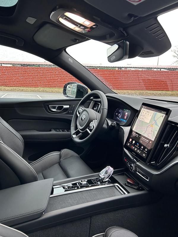 Neu Volvo XC60 250 PS (183 kW) 2025 SUV