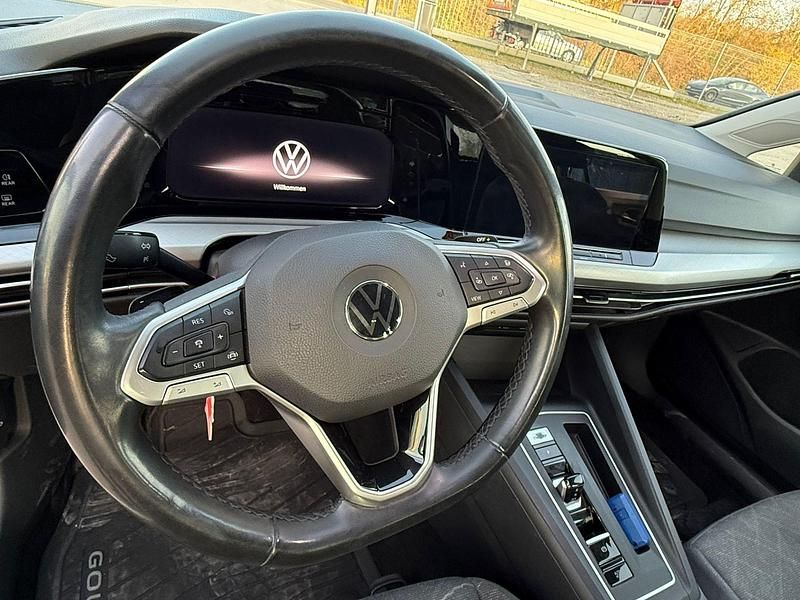 Gebraucht VW Golf VIII Life 115 PS (84 kW) 2022 Kombi