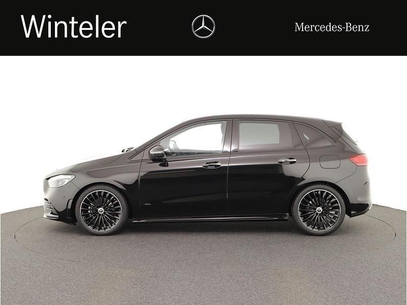 Neu Mercedes B200 163 PS (119 kW) 2025 Schwarz Van / Kleinbus