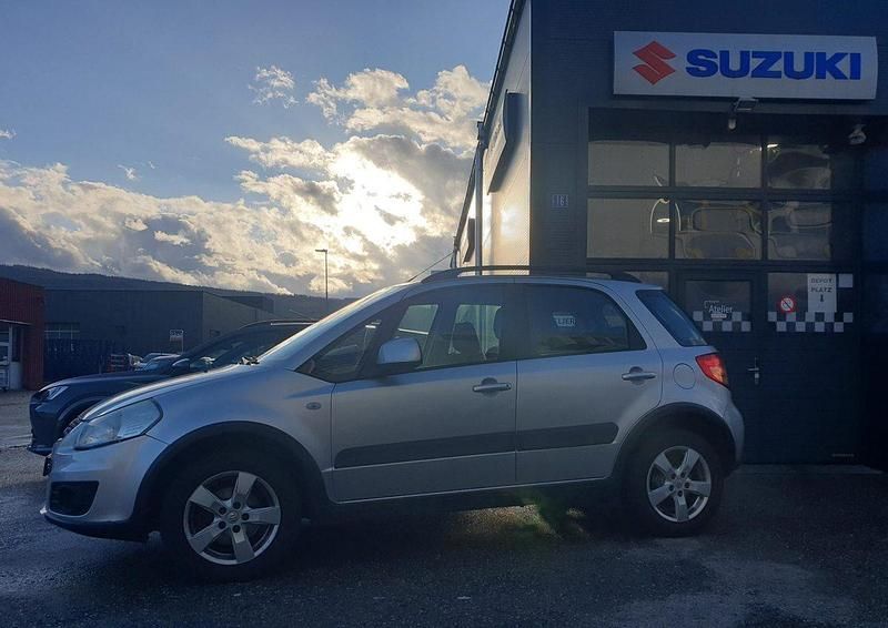 Gebraucht Suzuki SX4 GL 120 PS (88 kW) 2013 Silber Limousine