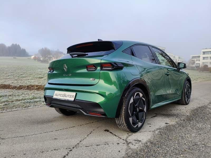 Neu Renault Clio V Techno 158 PS (116 kW) 2026 Grün Limousine