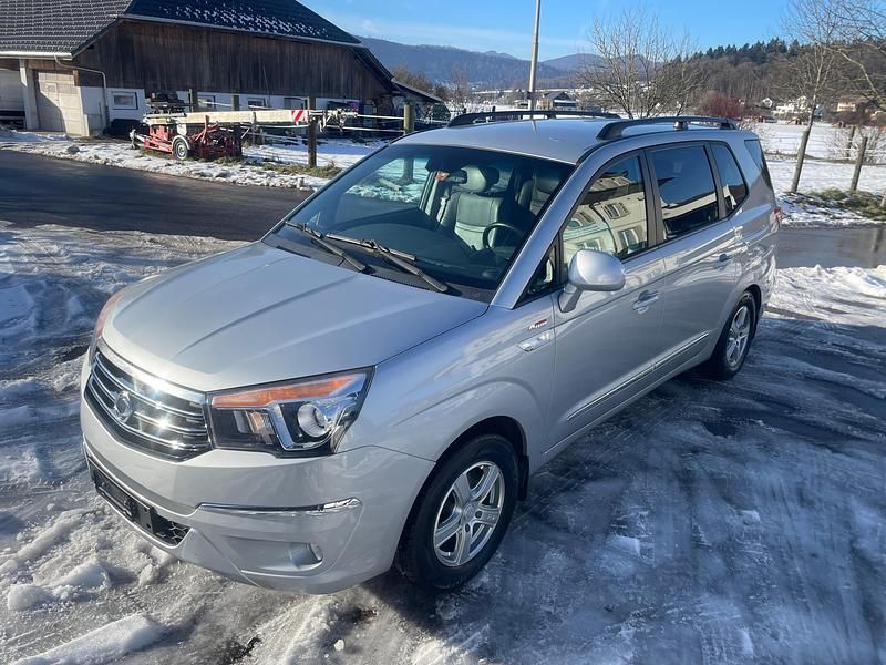 Gebraucht Ssangyong (KGM) Rodius Sapphire 155 PS (114 kW) 2014 Van / Kleinbus